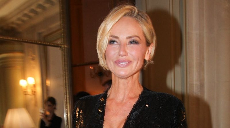 Adriana Karembeu partage un moment magique avec sa fille Nina et Marc Lavoine.