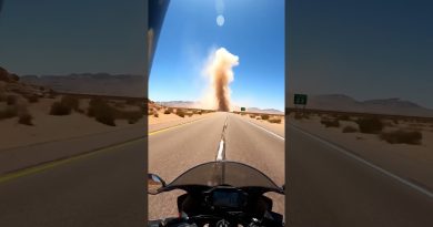 Affronter une tornade dans le désert en moto ! 🌪️