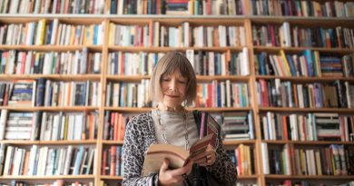 Agnès, le tricot-thérapie et la lecture - ICI