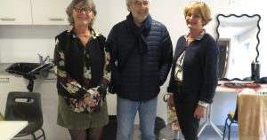 Ain. Pour « rompre l’isolement », ce village transforme sa mairie en salon de coiffure et salle de yoga