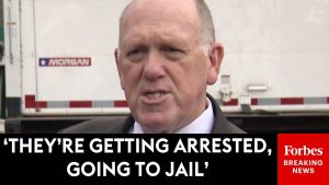 Alerte : Tom Homan met en garde les manifestants à Broadview