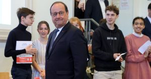 Alsace. « Désolé pour la grande région » : quand François Hollande croise des élus alsaciens en visite à l’Assemblée nationale