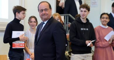 Alsace. « Désolé pour la grande région » : quand François Hollande croise des élus alsaciens en visite à l’Assemblée nationale