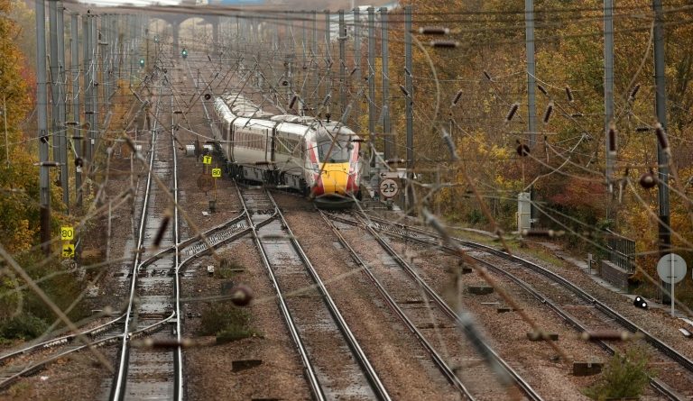 Angleterre : l'auteur de l'attaque au couteau dans un train soupçonné d'avoir commis d'autres agressions