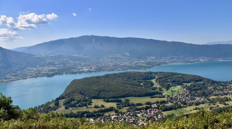 Auvergne-Rhône-Alpes, Lyon, Annecy, Alps, volcano, lake, mountain, ski, village