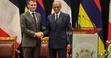 Après l'île Maurice, Macron met le cap sur l'Afrique du Sud
