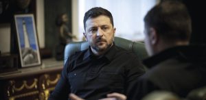 Au cœur de l'enquête ukrainienne pour corruption qui se rapproche de Volodymyr Zelensky
