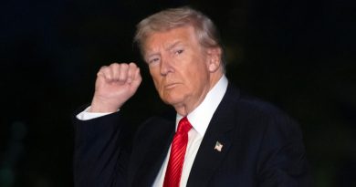 Aujourd'hui l'économie - Un an après la réelection de Donald Trump, qui paie vraiment ses taxes douanières?