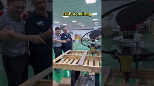 Automatisation industrielle : bras robotique à six axes