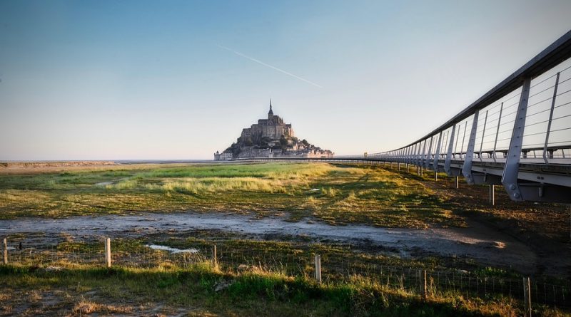 Normandie, Caen, Rouen, Mont-Saint-Michel, cliff, beach, cow, landscape, D-Day