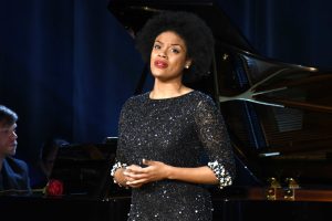 Axelle Saint-Cirel rend hommage aux victimes du 13 novembre