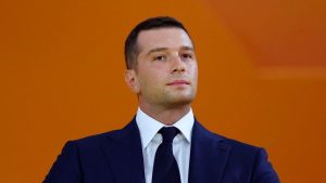 Bardella : Sondages, votes et un nouveau livre en une semaine