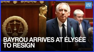 Bayrou remet sa démission à Macron à l'Élysée