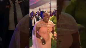 Bijou Ndiaye éblouissante dans sa robe élégante