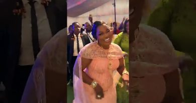 Bijou Ndiaye éblouissante dans sa robe élégante