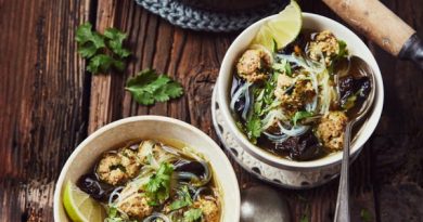 Bouillon magique aux boulettes de porc