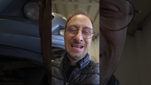 Bricoleur casse vis d'étrier sur Citroën C5 : client en danger