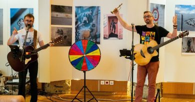 Buzzer, défis loufoques et musique en live : les fans de blind test ont rendez-vous près de Rouen