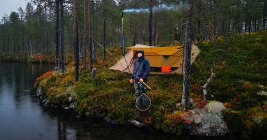 Camping en Solo sous la Pluie : Tente Chaude et Pêche