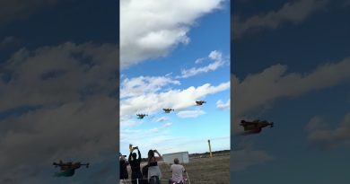 Canadair en vol : un largage bleu-blanc-rouge impressionnant