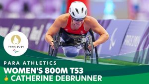 Catherine Debrunner remporte l'or au 800m T53 à Paris 2024