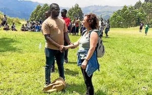 Cette Langueusienne veut réunir des fonds pour aider des écoliers et des familles en Ouganda