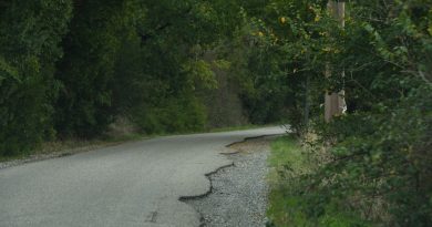 Cette route utilisée pour contourner Nailloux est en piteux état : pourquoi une seule partie a été refaite ?