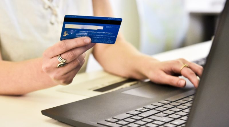 Chèques, cartes bleues, virements… Les paiements en net recul en Nouvelle-Calédonie en 2024