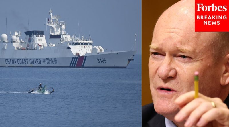 Chris Coons dénonce l'appropriation chinoise en mer de Chine