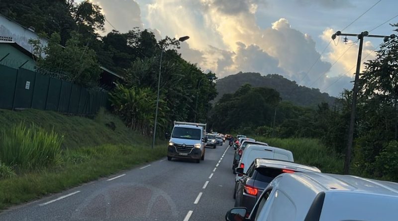 Circulation bloquée à Rémire-Montjoly