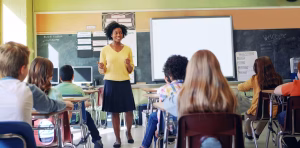 Comment aider les enseignants à protéger leur voix et améliorer le bien-être en classe