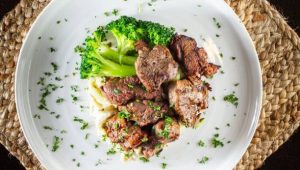 Comment cuisine-t-on le paleron de boeuf ? - ICI