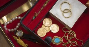 Comment gérer une succession à l'étranger? Ce que doivent savoir les Suisses expatriés | RTS