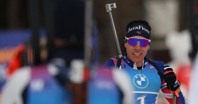 Coupe du monde de biathlon : les Français finissent 2e du relais masculin d'Östersund, première épreuve de la saison