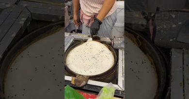 Crêpe Géante à la Noix de Coco - Street Food Thaï
