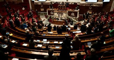 Criant au "délire fiscal", la droite veut reprendre la main sur le débat budgétaire