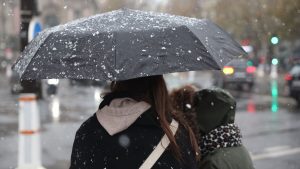 DIRECT. Vigilance neige-verglas : la vitesse abaissée de 20km/h sur les routes ce soir en Île-de-France