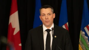 Davantage de déficits et de « moments difficiles » à venir, prévient le ministre Horner