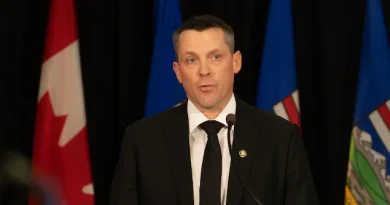 Davantage de déficits et de « moments difficiles » à venir, prévient le ministre Horner