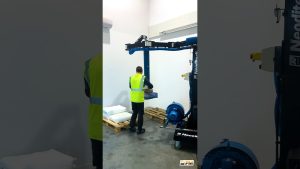 Déchargement innovant de sacs de 25 kg avec Potence Mobile 🦾