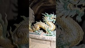 Découverte du dragon de jade dans une chambre secrète