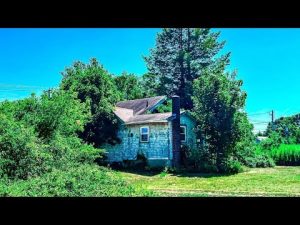 Découverte troublante : La maison d'un médaillé d'or remplie de télévisions et de vélos !