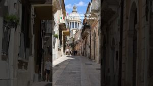 🇮🇹 Découvrez Ragusa, Italie : Visite à pied en 4K