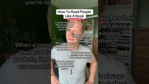 Décryptez les gens comme des livres : astuces de langage corporel