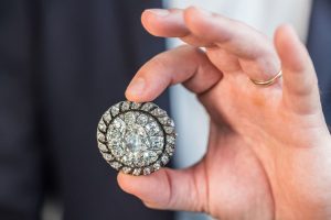 "Des diamants d'une pureté exceptionnelle" : des bijoux de plusieurs millions d'euros et une broche de Napoléon en vente à Genève