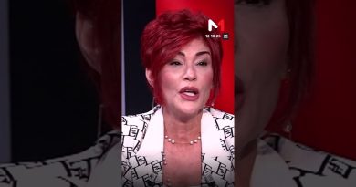 Des élus déphasés face à une jeunesse ultra-connectée. Des élus déphasés face à une jeunesse ultra-connectée.