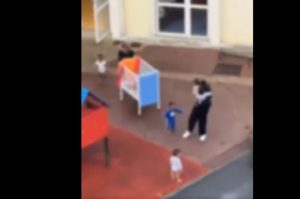 Des enfants en body et pieds nus dans le froid au Havre : la vidéo choque mais que s'est-il passé ?