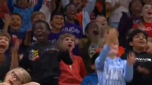 Comment la mode du 'six-seven' a conquis les adolescents et les athlètes américains