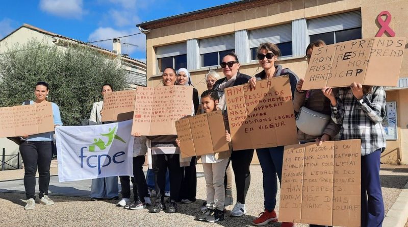 Des parents d'élèves de Milhaud, de Bernis et d'Aubord dénoncent un manque d'AESH  - ici