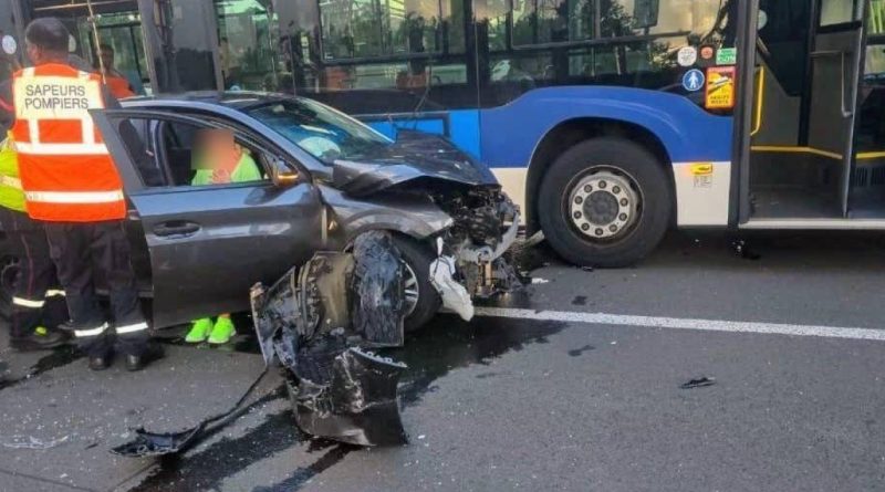 Deux blessés dans une collision entre un véhicule et un BHNS au Lamentin